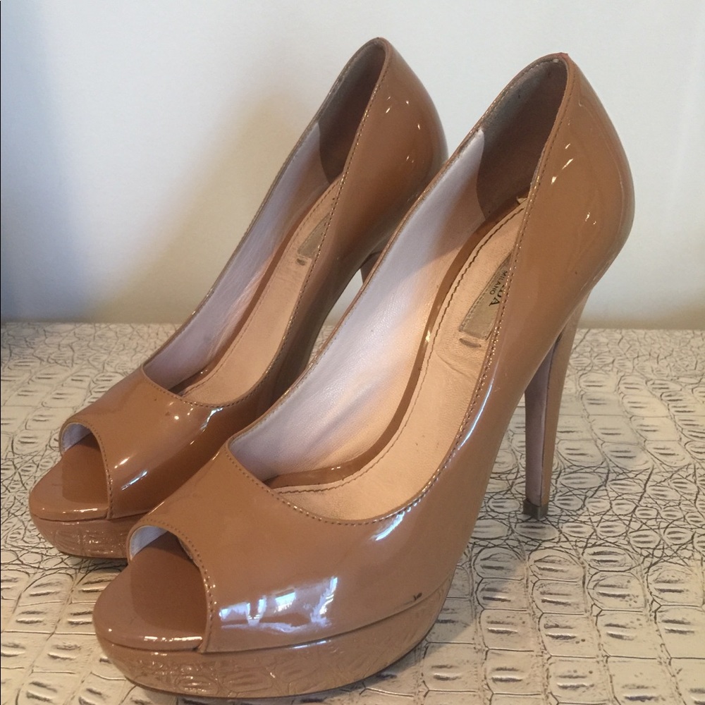 Heels - Picture 2 of 3